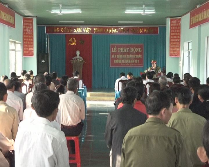 Huyện M’Drắk tổ chức Lễ phát động “Xây dựng Thị trấn M’Drắk không tệ nạn Ma túy”